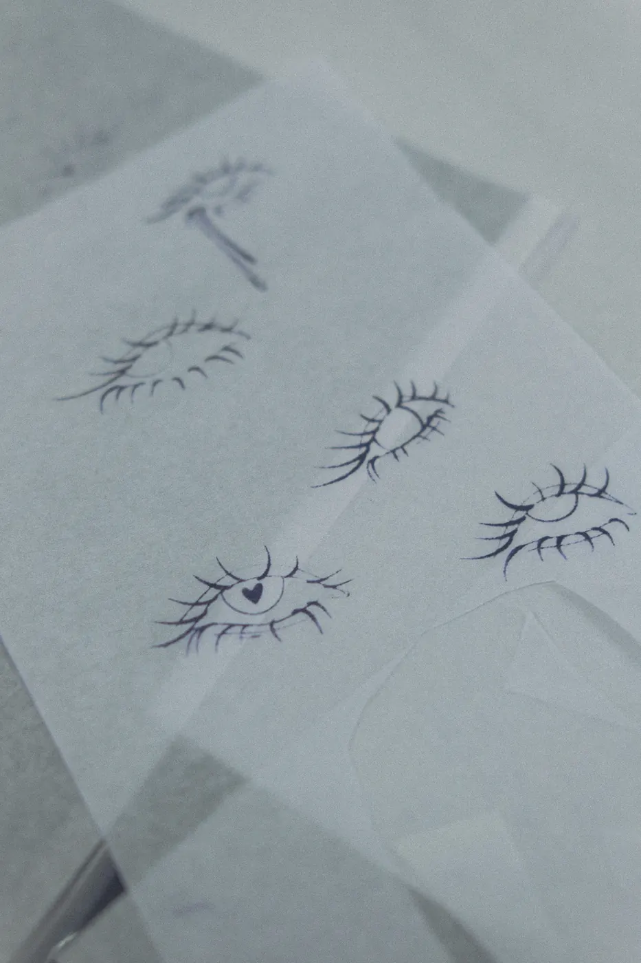 Motifs graphiques autour du regard