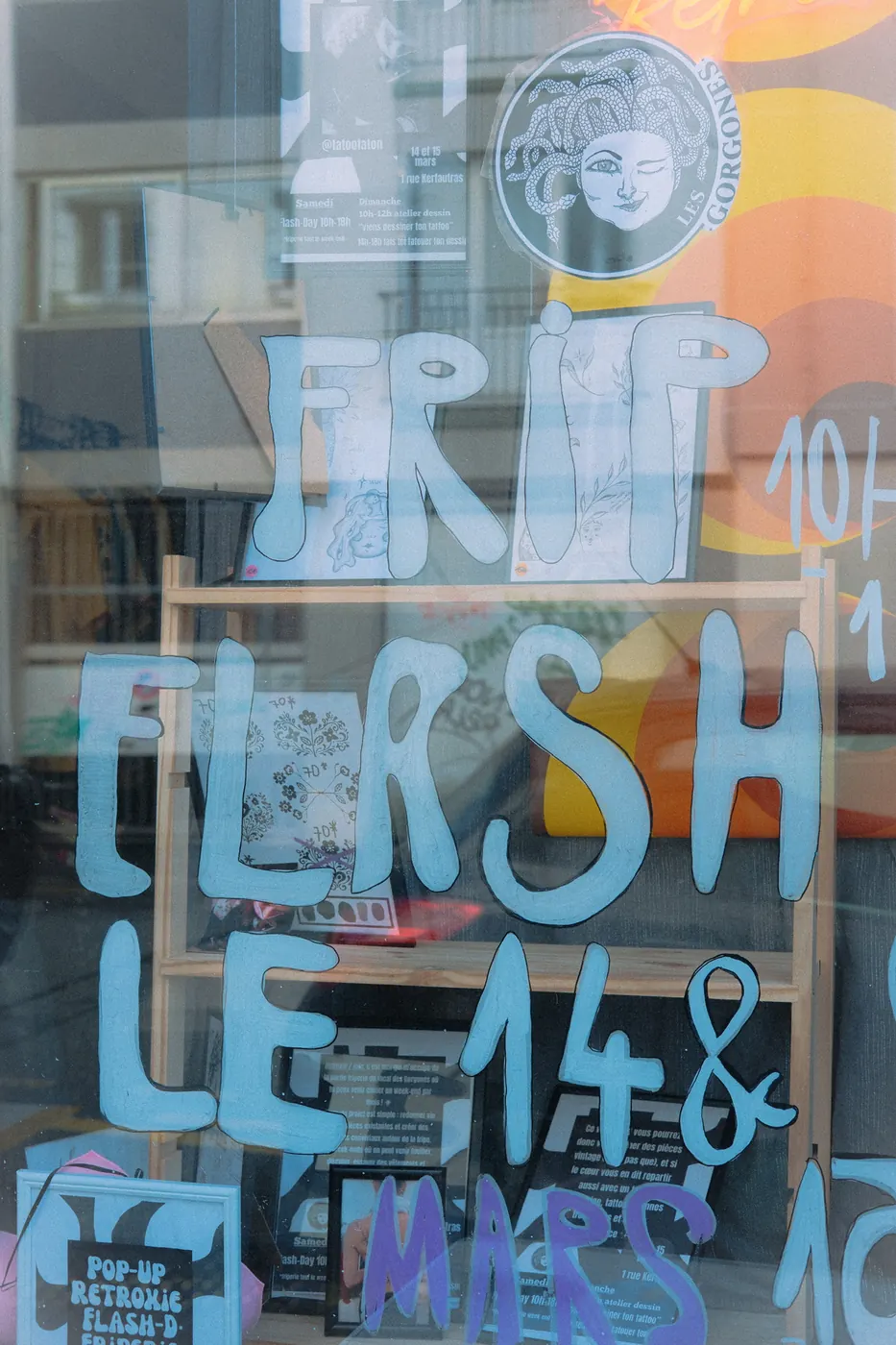 Vitrine photographiée pendant l'événement