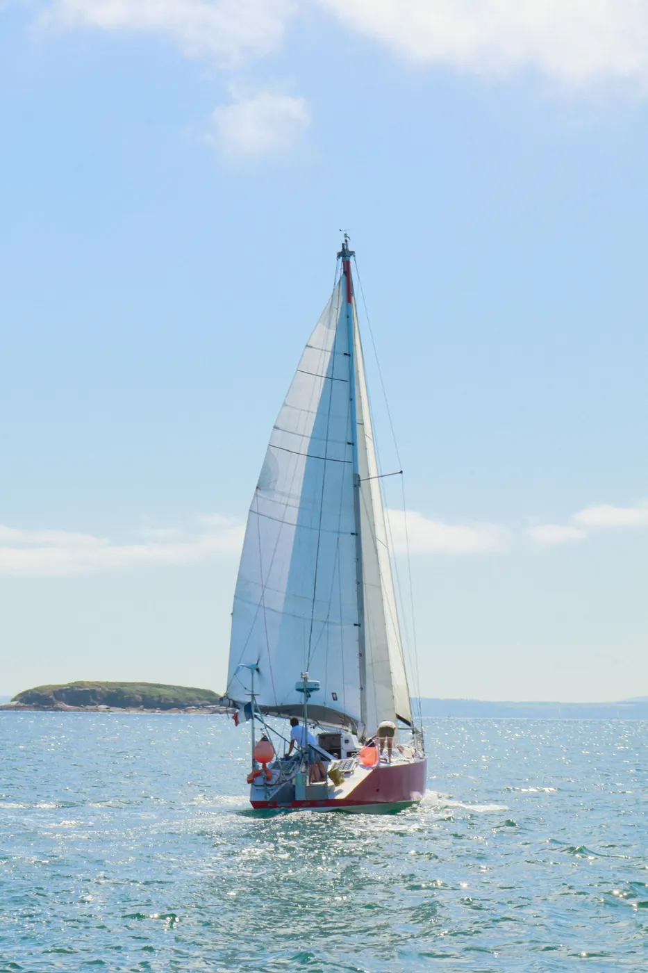 Voilier sur l’eau, vue 01
