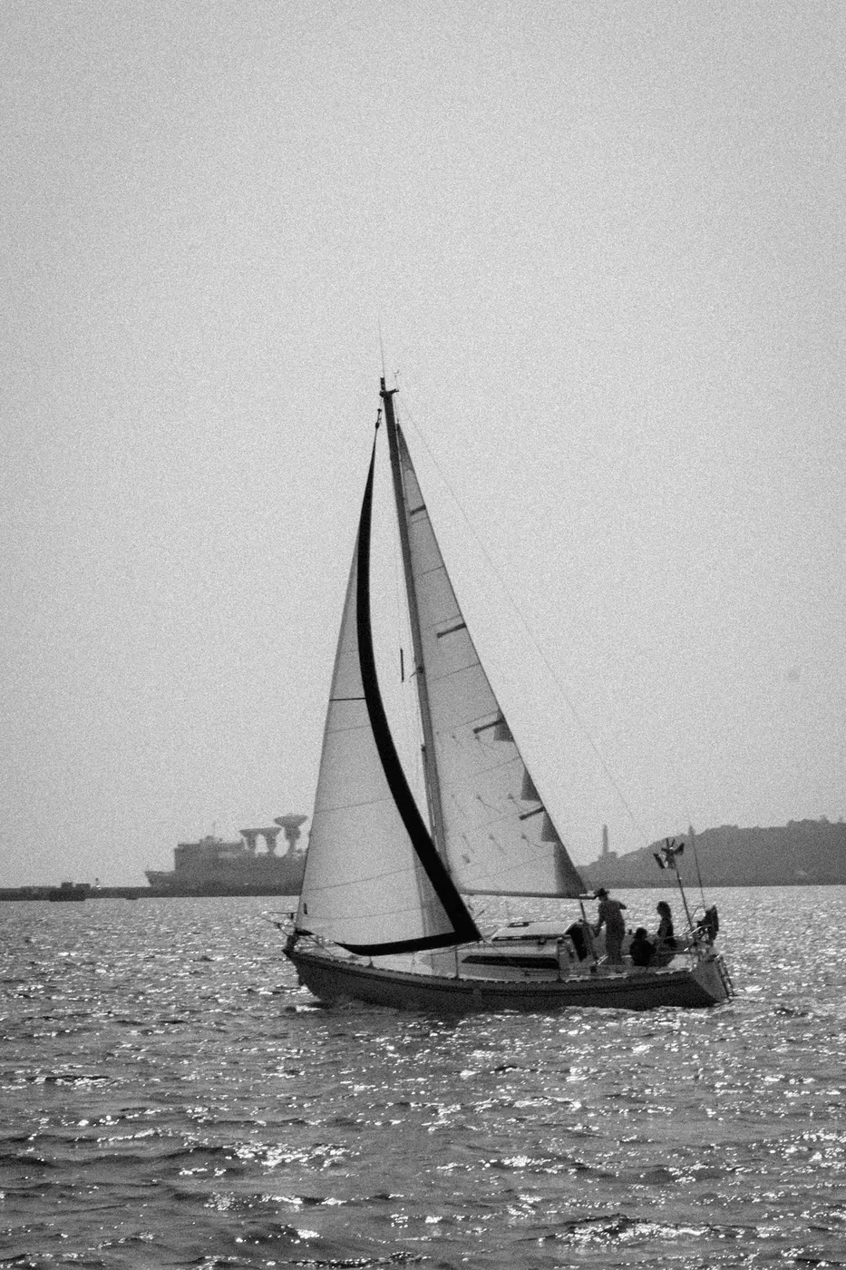 Voilier sur l'eau, vue 04